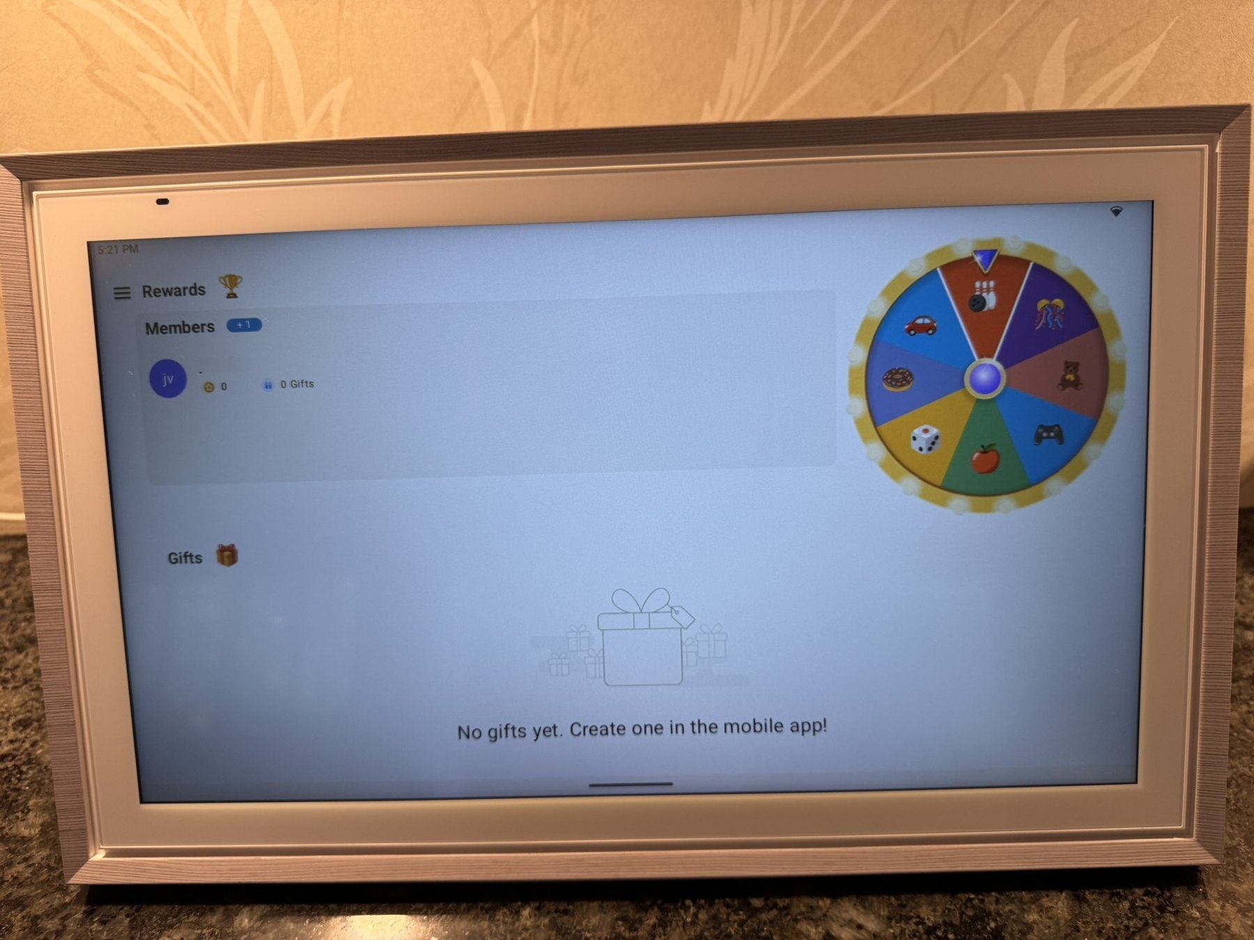 ApoloSign Rewards screen showing members, points, gifts, and the reward wheel